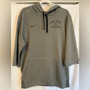 Nike New York Yankees half sleeve sweatshirt